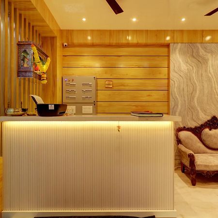 Victory Inn Turambhe Bagian luar foto