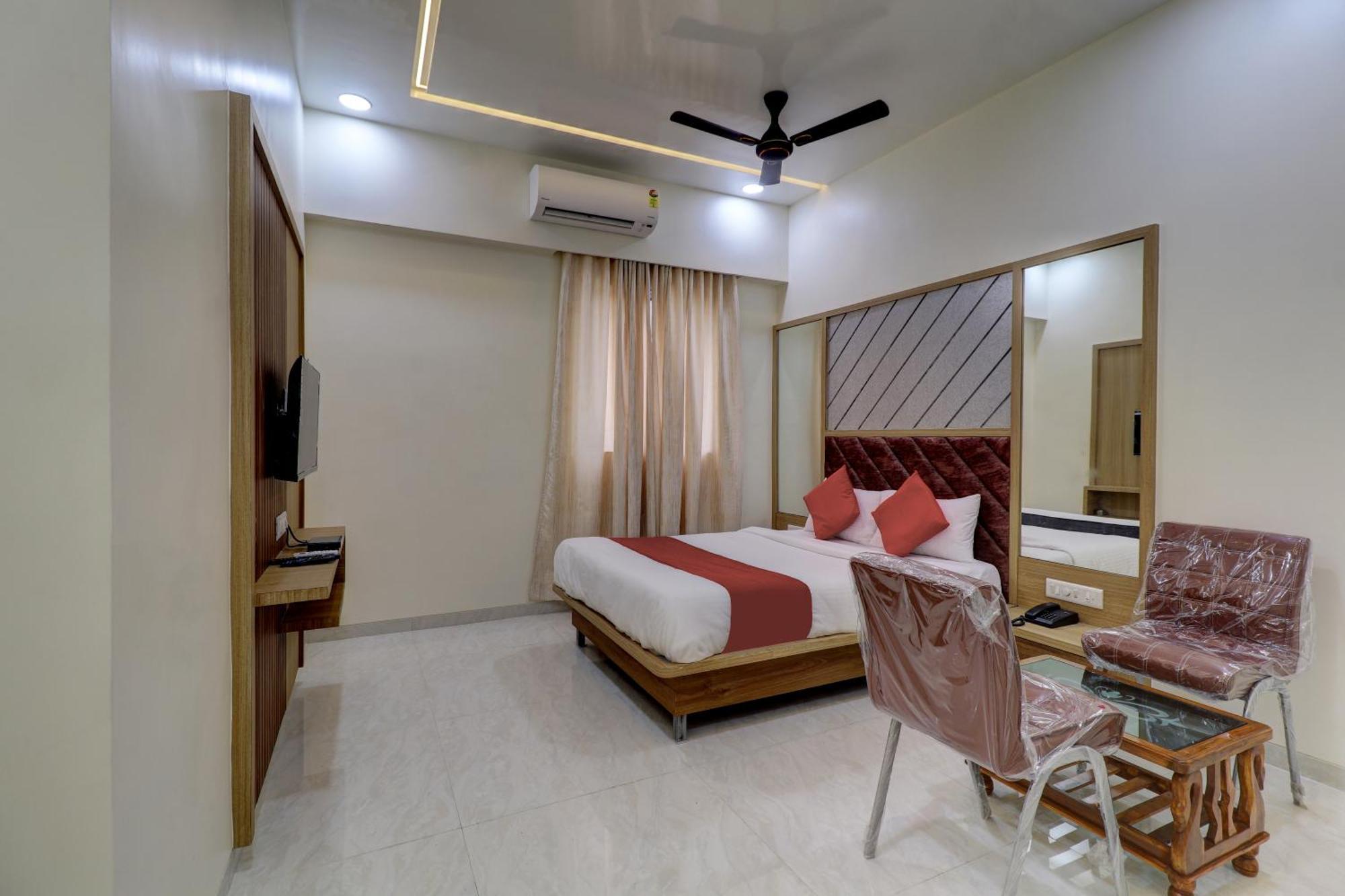 Victory Inn Turambhe Bagian luar foto
